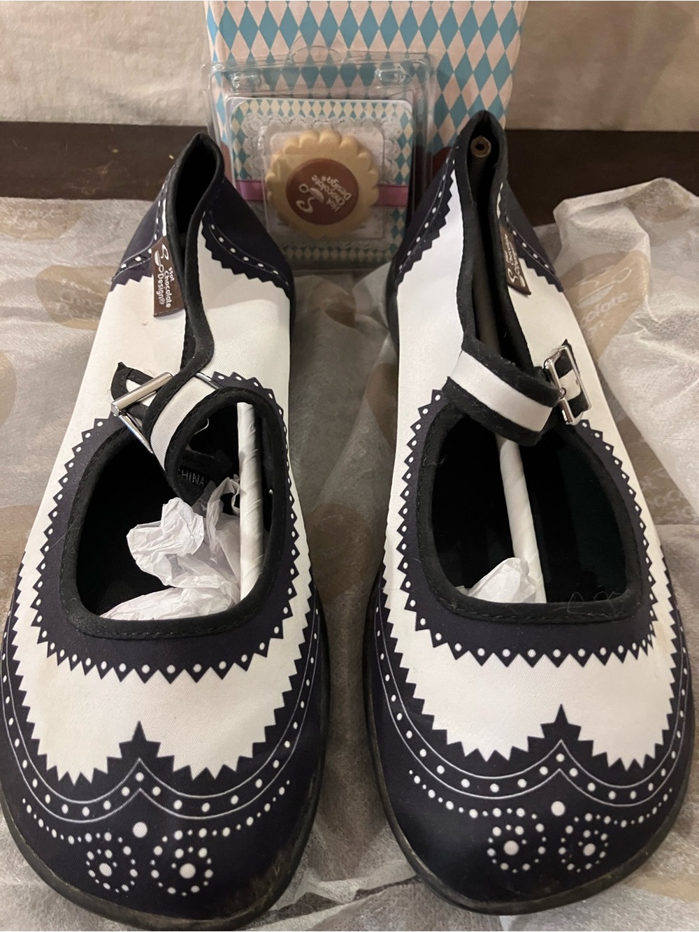 Chocoloticas Two-Tone Black & White Mary Jane Flats